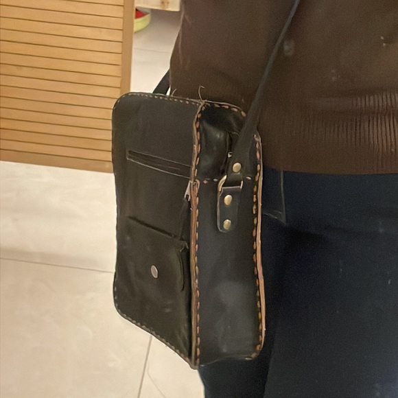 Pure leather sling bag - Picture 7 of 7